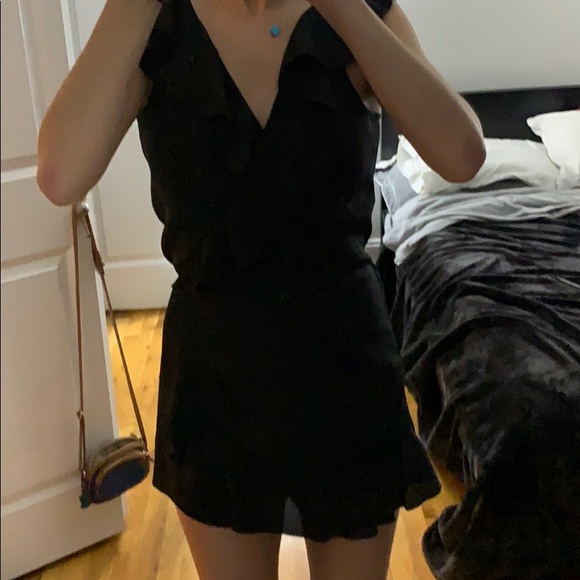 Guess - Black Romper 🖤 - Picture 2 of 8